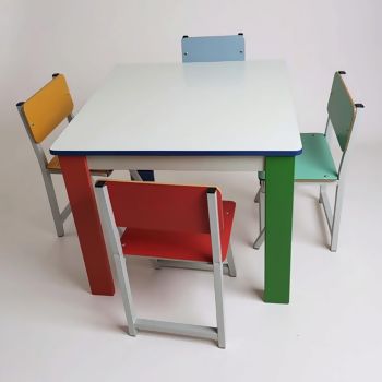 mesa infantil 70x70 colorida